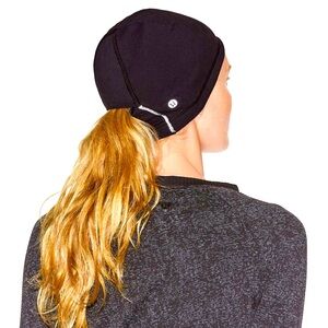 Lululemon Run-It-Out Toque -one size